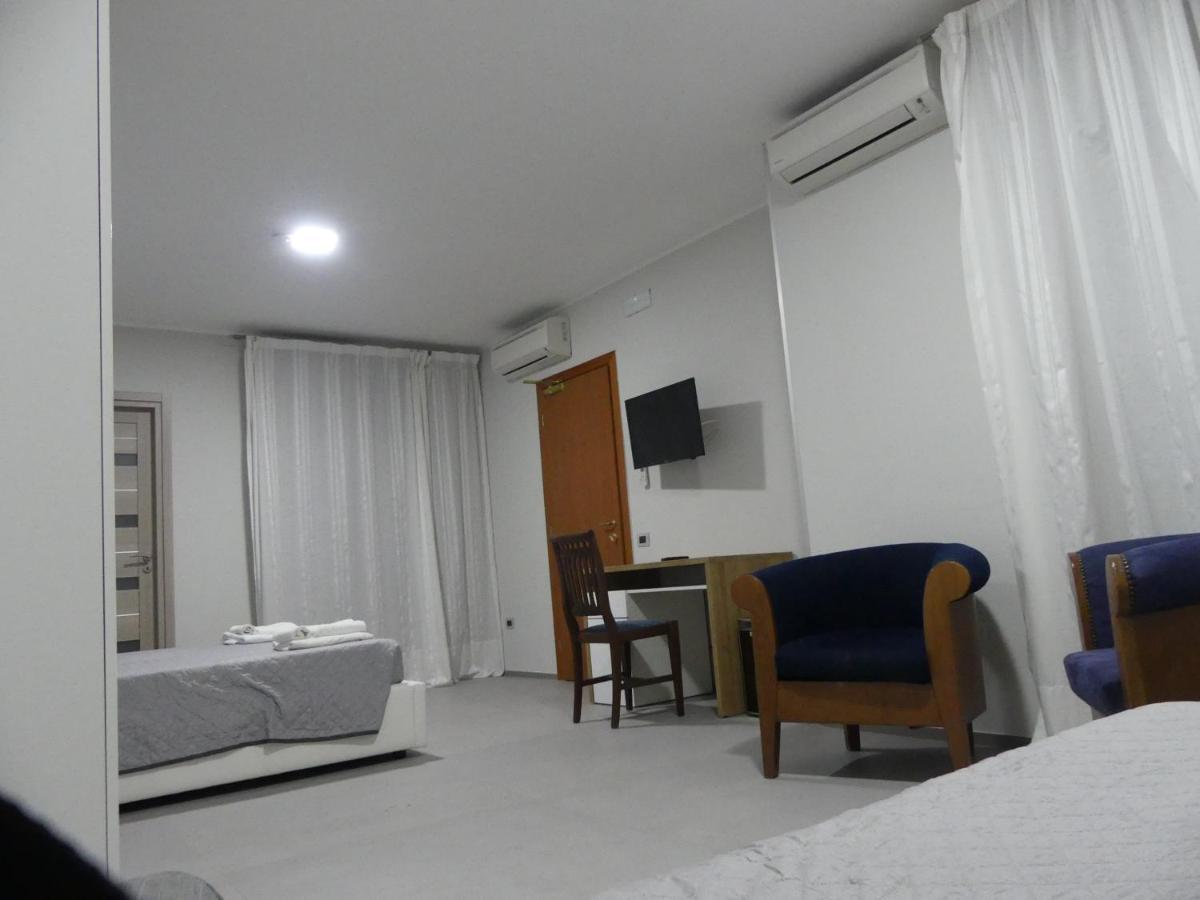 Albergo Piazza Risorgimento Porto Cesareo Ngoại thất bức ảnh
