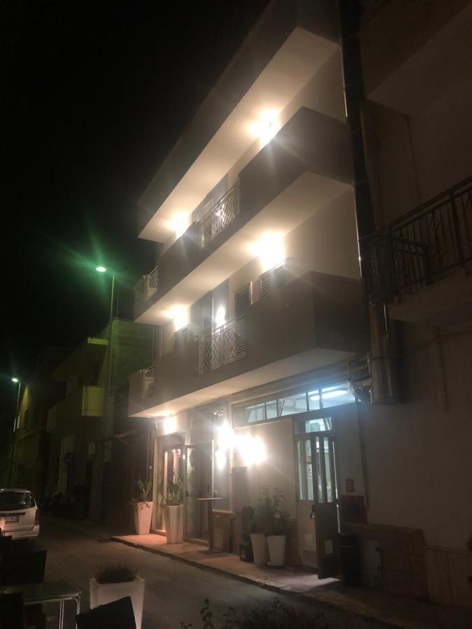 Albergo Piazza Risorgimento Porto Cesareo Ngoại thất bức ảnh