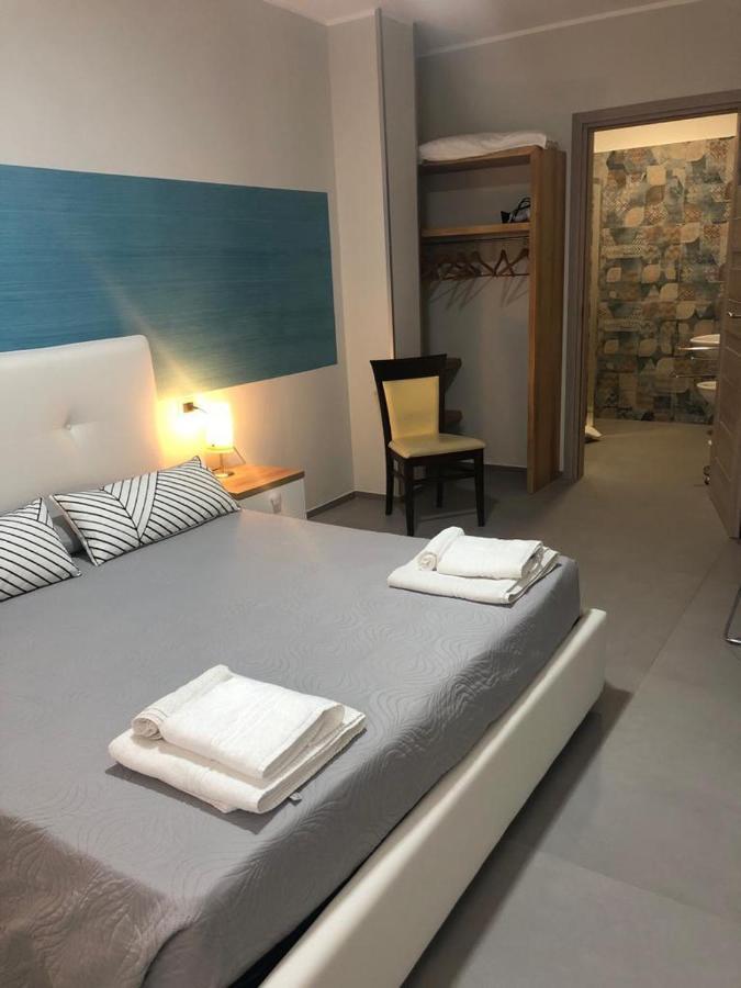 Albergo Piazza Risorgimento Porto Cesareo Ngoại thất bức ảnh