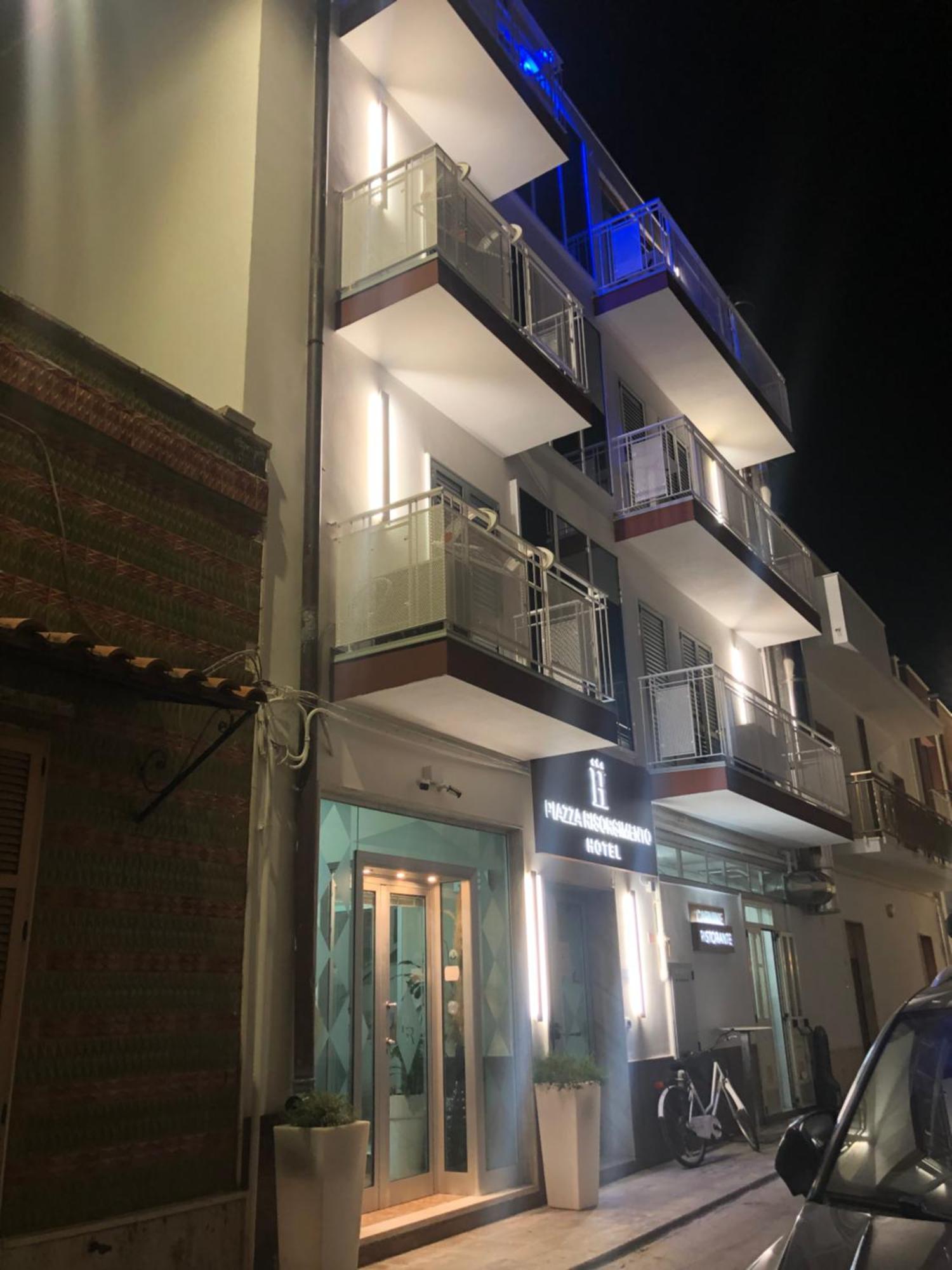 Albergo Piazza Risorgimento Porto Cesareo Ngoại thất bức ảnh